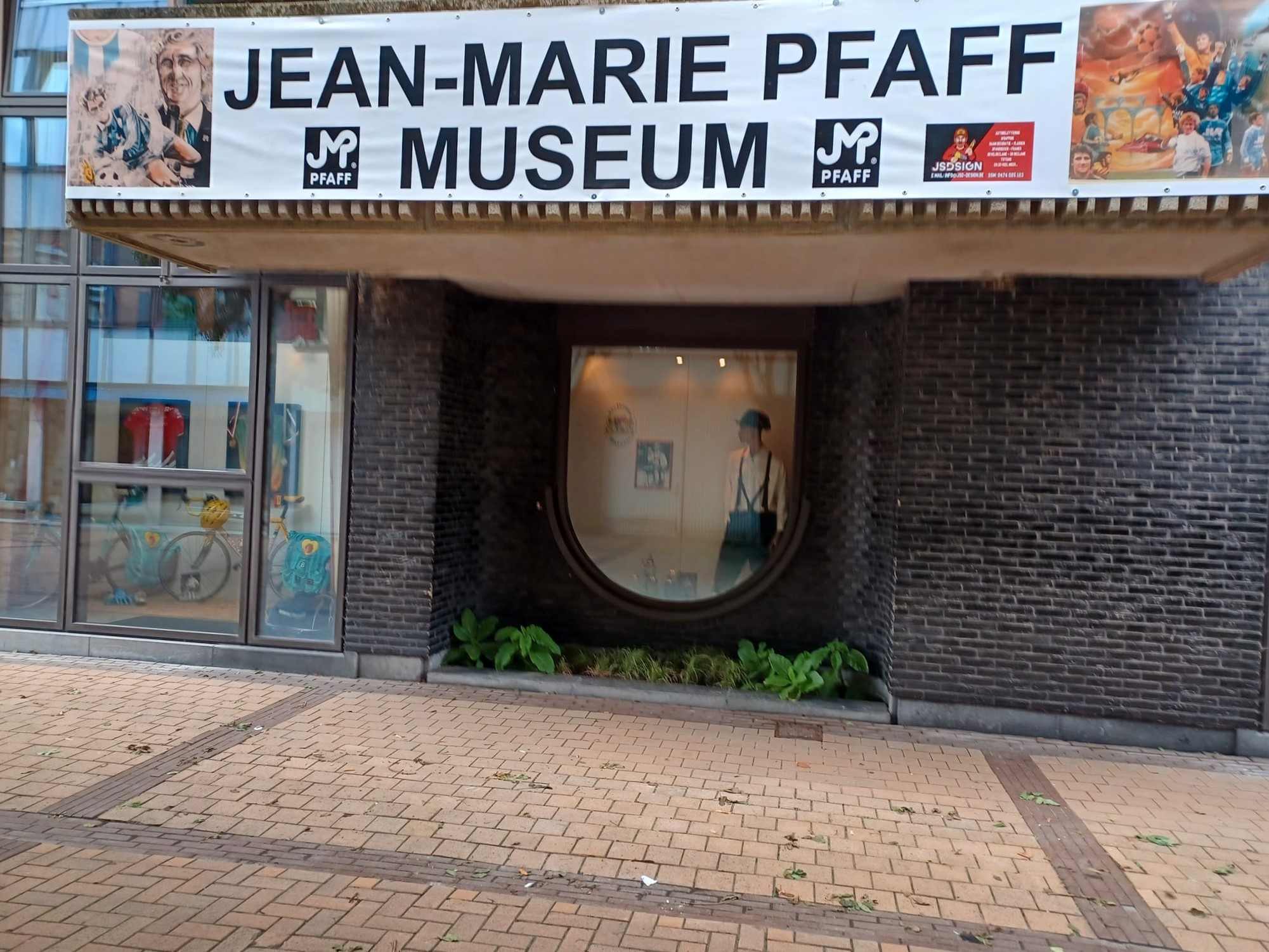 JSDSIGN maakt belettering voor Jean-Marie Pfaffmuseum